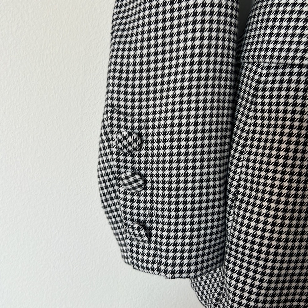 Blazer - Picture 3 of 4